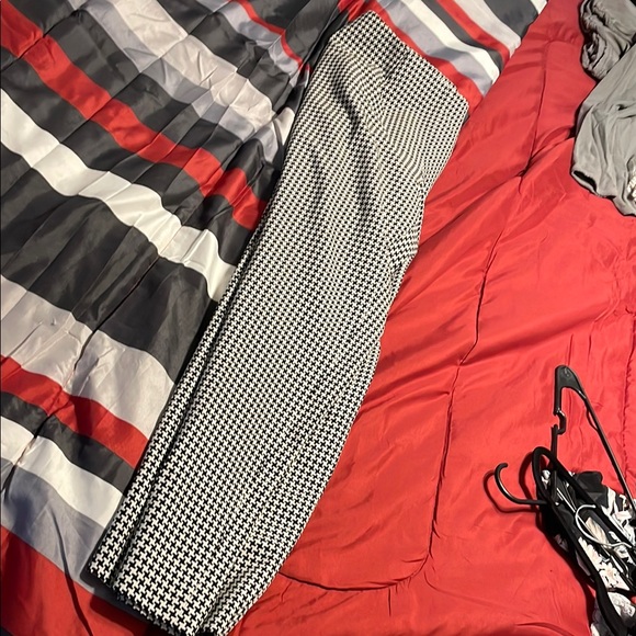 Houndstooth Patterned Pants . - Picture 3 of 3
